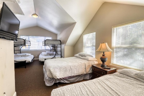 Moonlit Montreal image 9